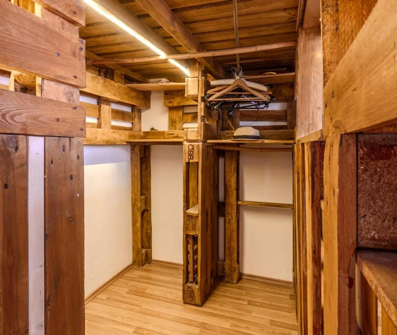 Apartment 5 Stops Away From City-Centre Vídeň