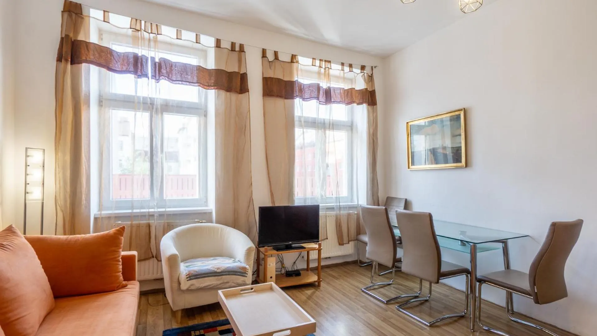 Apartment 5 Stops Away From City-Centre Vídeň